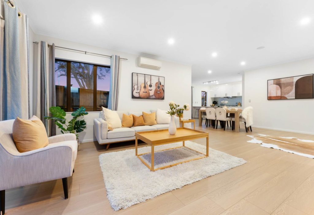 39 Bordeaux Parade, Te Atatu South