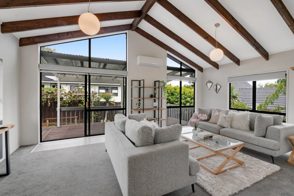 15A Tetrarch Place, Totara Vale