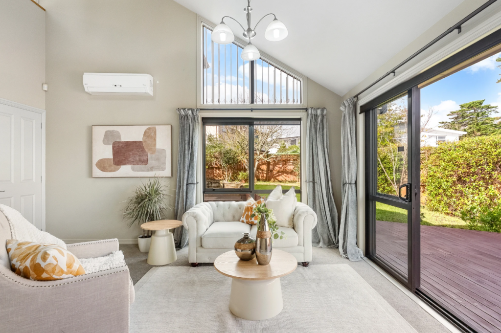 1 Dressage Lane, Greenhithe