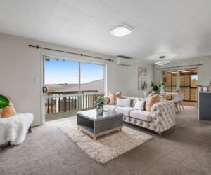 10 Santiago Crescent, Unsworth 10 Santiago Crescent, Unsworth